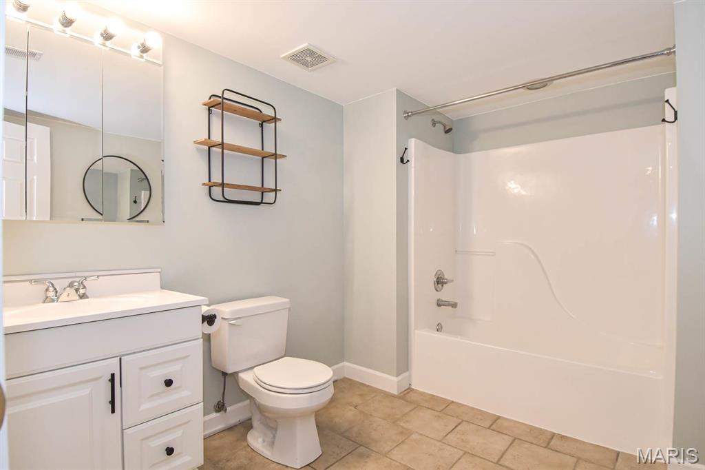 382 N Taylor Unit: 1W