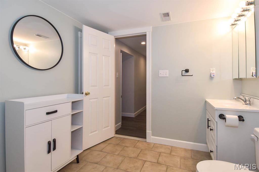 382 N Taylor Unit: 1W