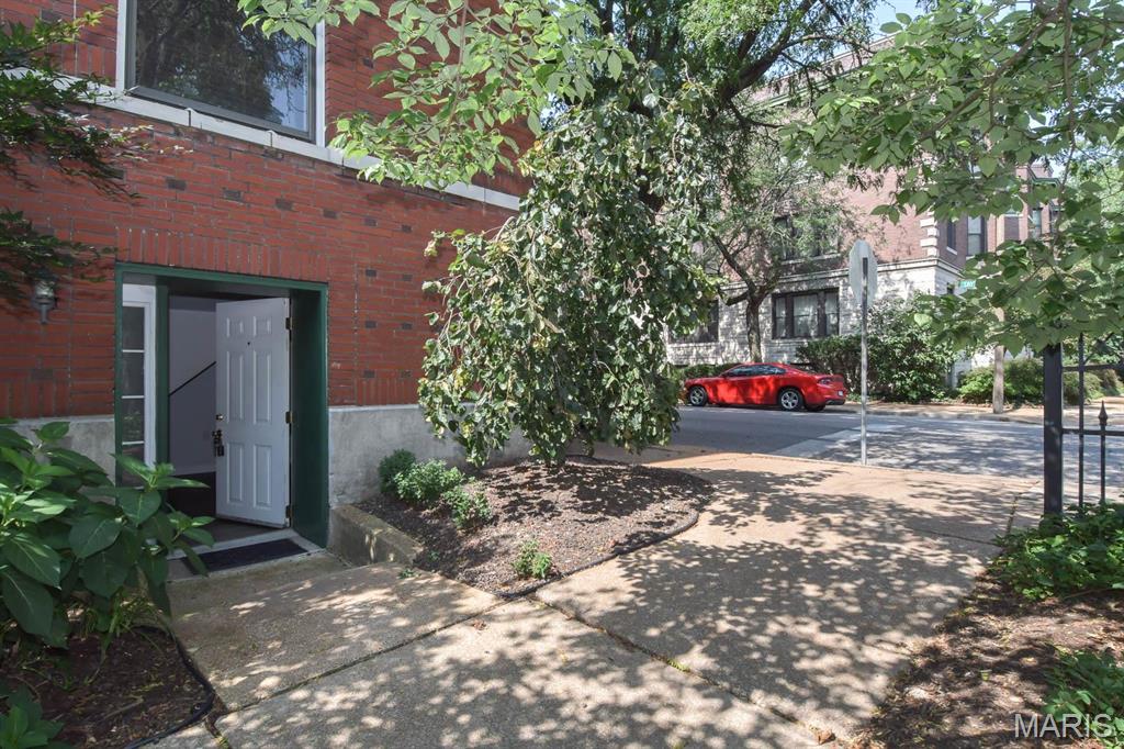 382 N Taylor Unit: 1W