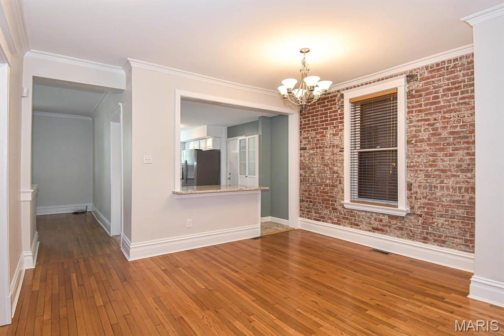 382 N Taylor Unit: 1W