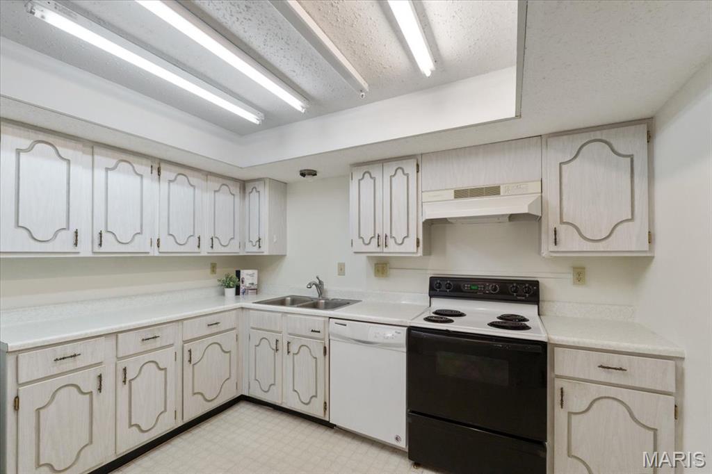 910 Claytonbrook Drive Unit: 1