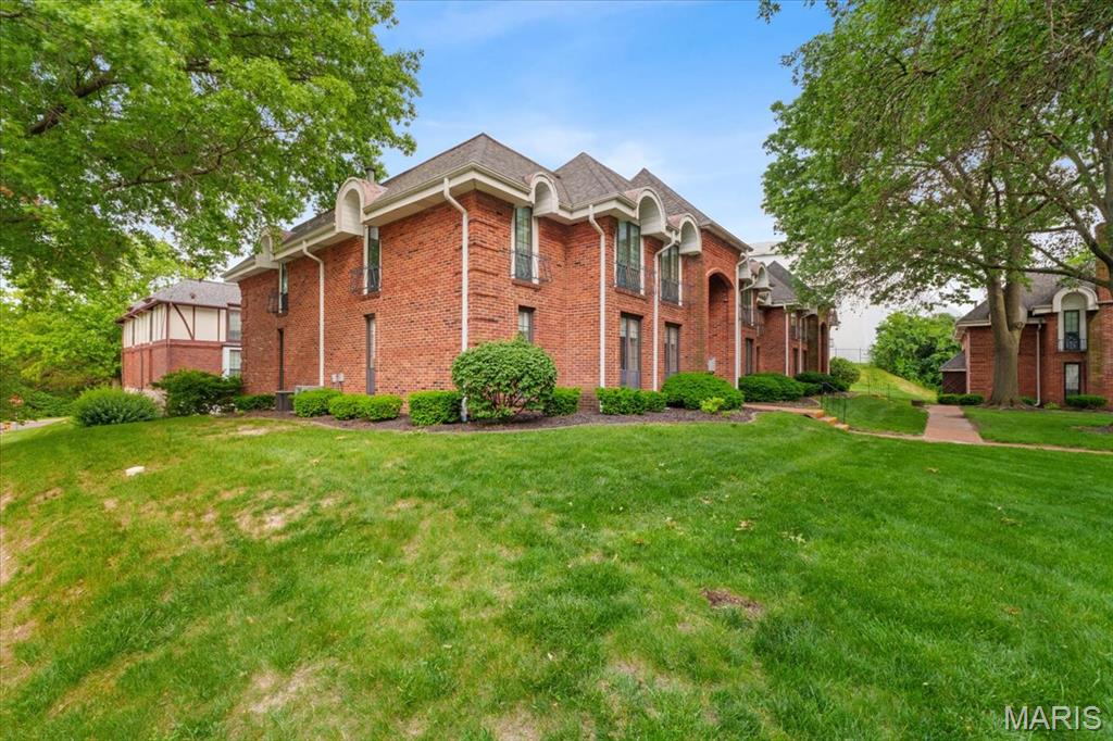 910 Claytonbrook Drive Unit: 1