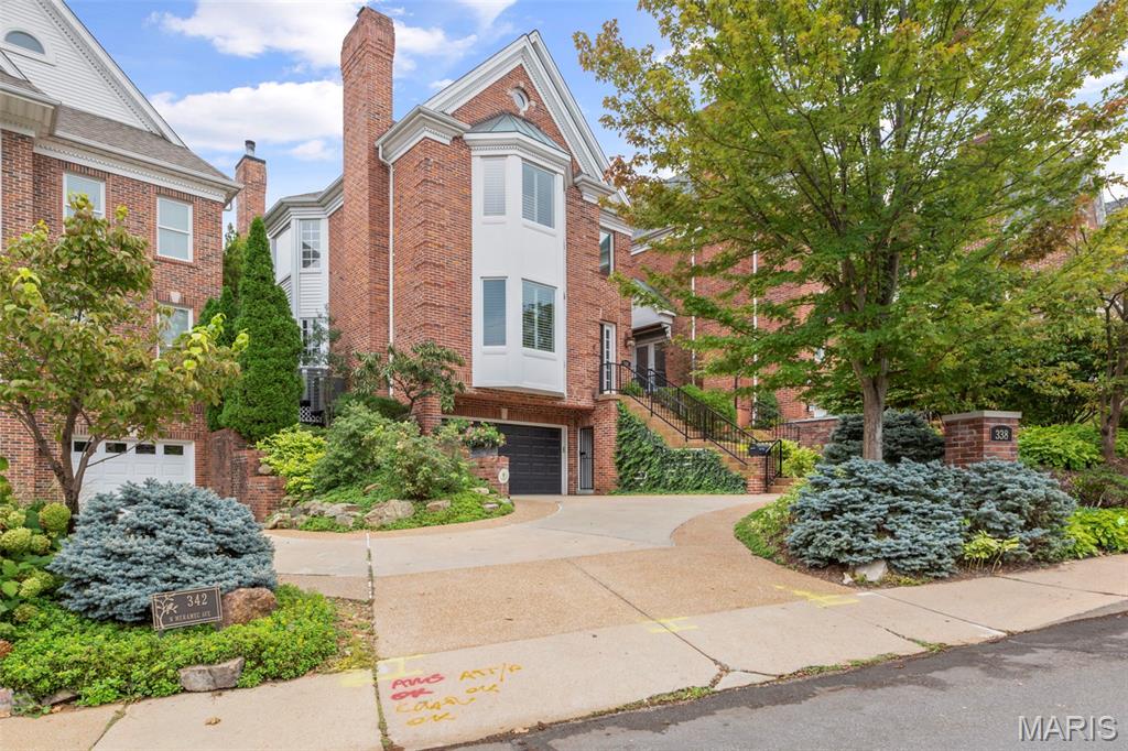 338 N Meramec Avenue