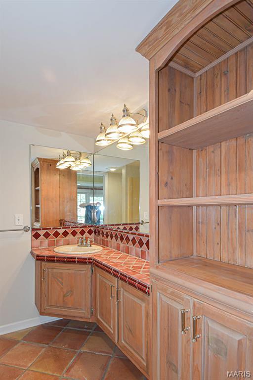 548 Woodhill Estates Drive