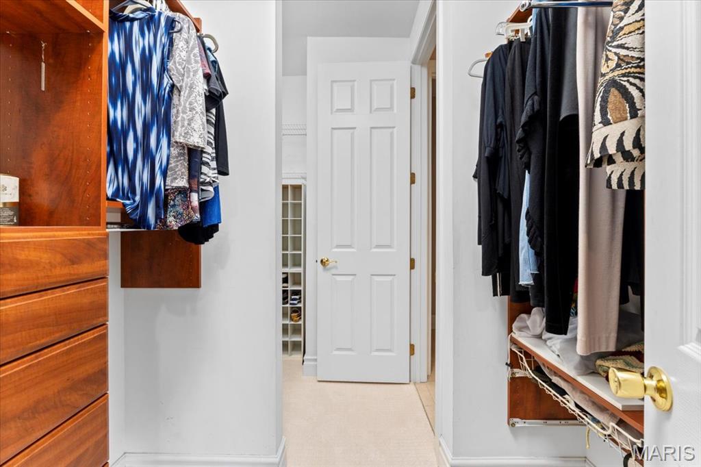 324 Meadowbrook Country Club Estate