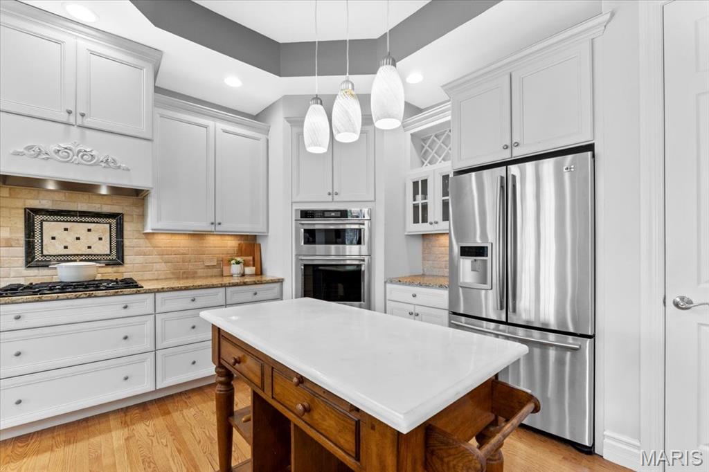 324 Meadowbrook Country Club Estate