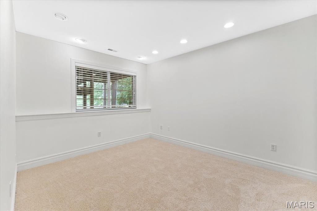 324 Meadowbrook Country Club Estate