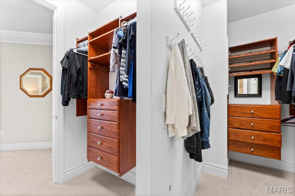 324 Meadowbrook Country Club Estate