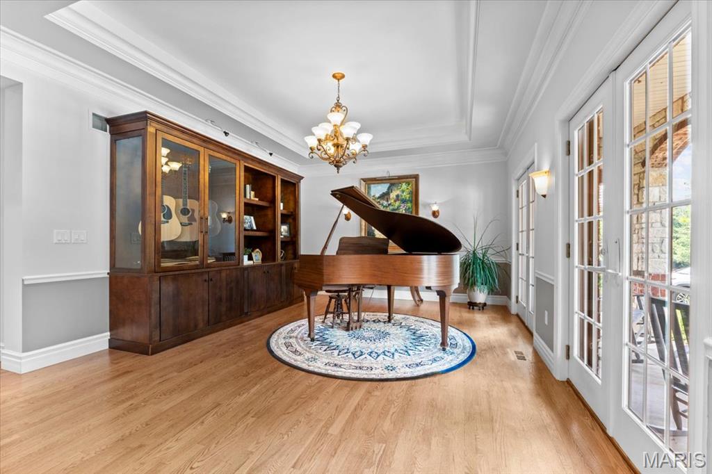 324 Meadowbrook Country Club Estate