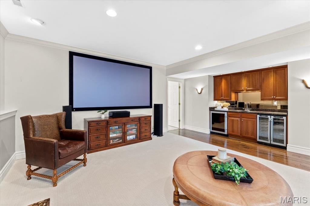 324 Meadowbrook Country Club Estate