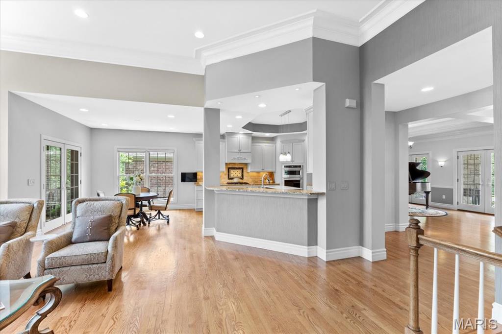 324 Meadowbrook Country Club Estate