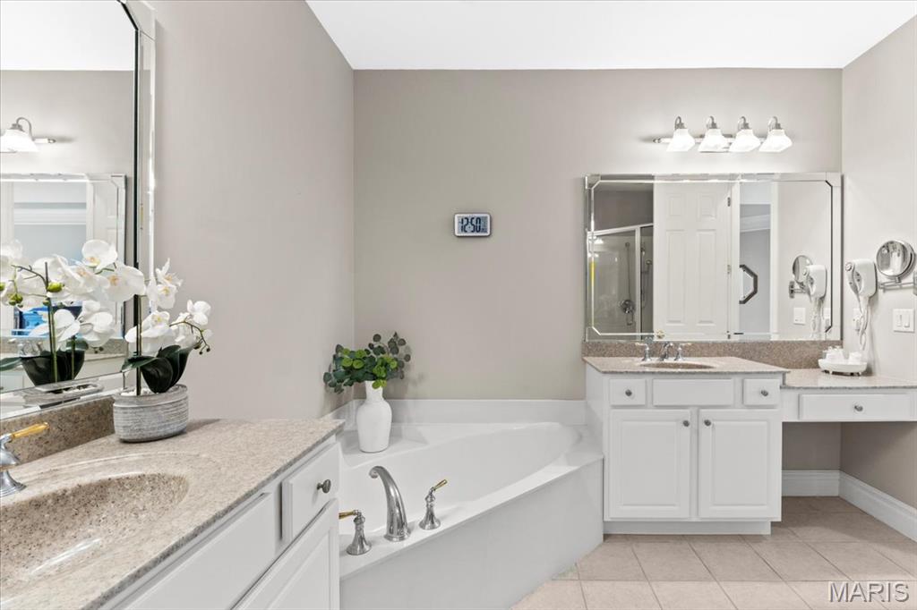 324 Meadowbrook Country Club Estate