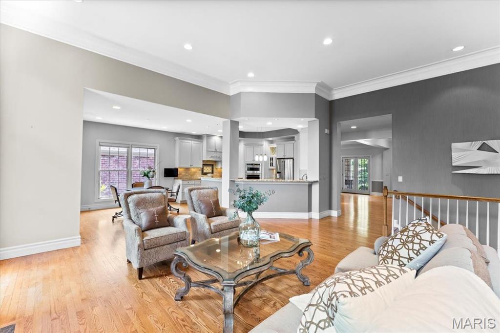 324 Meadowbrook Country Club Estate