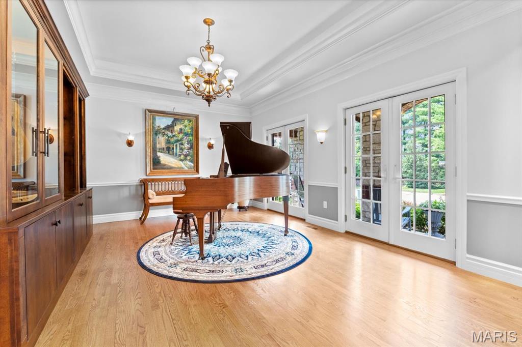 324 Meadowbrook Country Club Estate