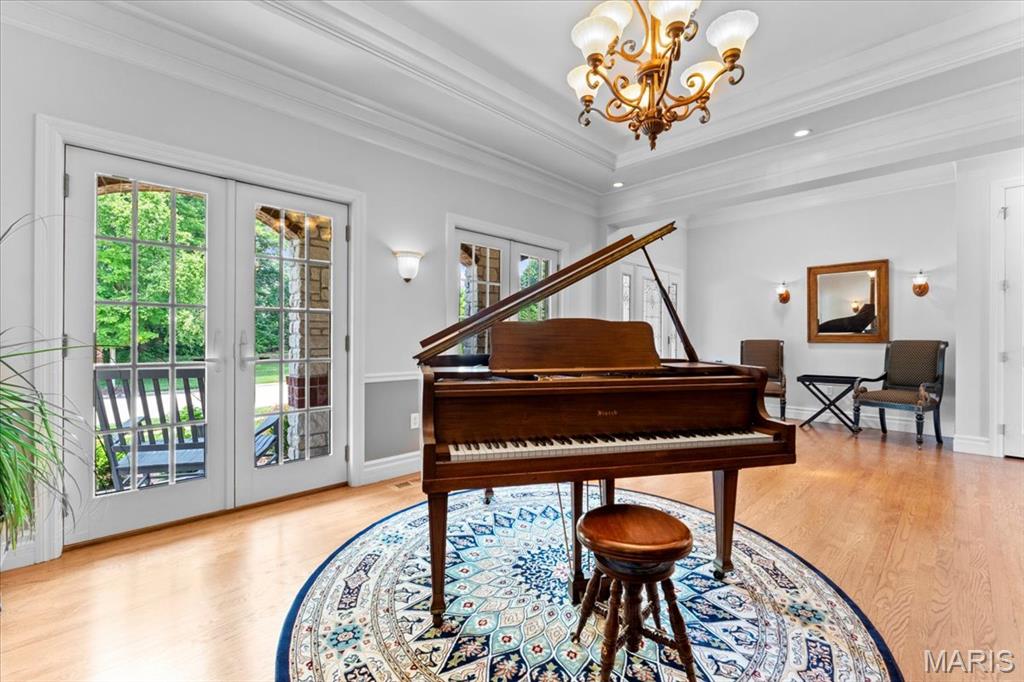 324 Meadowbrook Country Club Estate