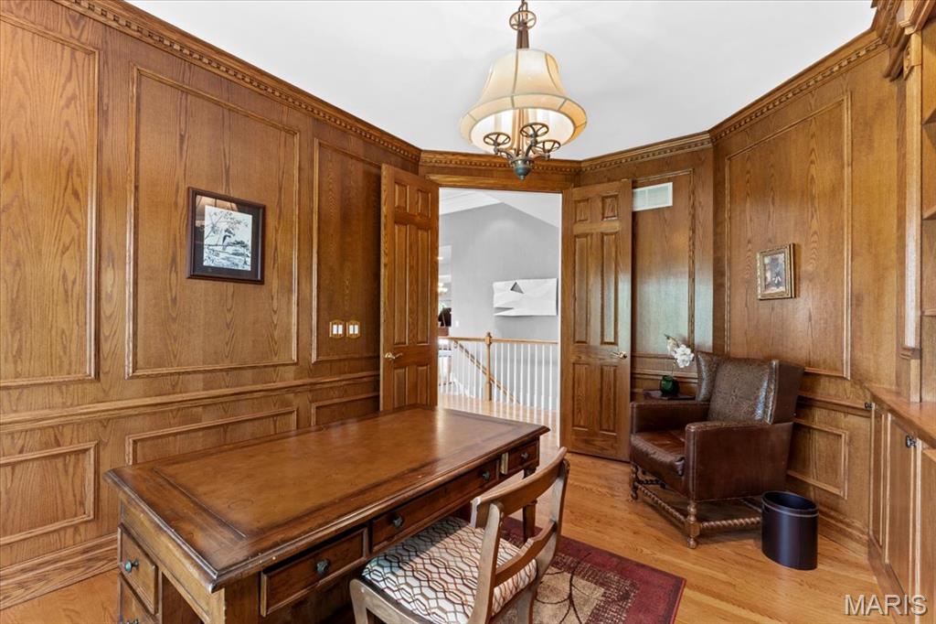 324 Meadowbrook Country Club Estate