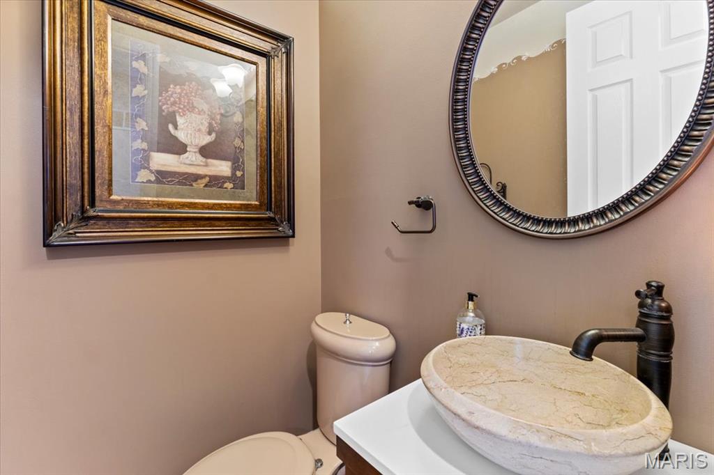 324 Meadowbrook Country Club Estate