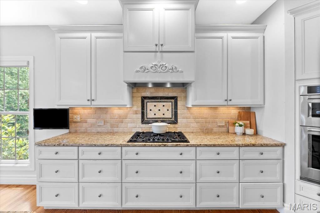 324 Meadowbrook Country Club Estate