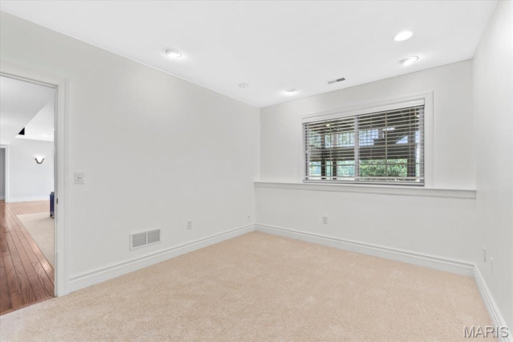 324 Meadowbrook Country Club Estate