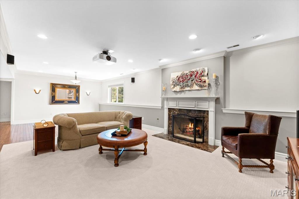 324 Meadowbrook Country Club Estate