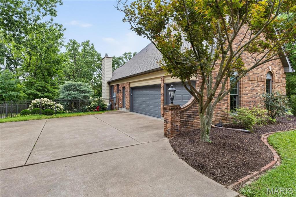 6210 Deer Hollow Court