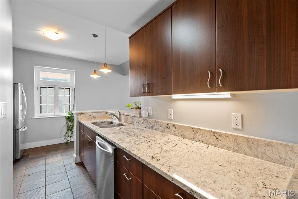 603 Westgate Avenue Unit: 603E