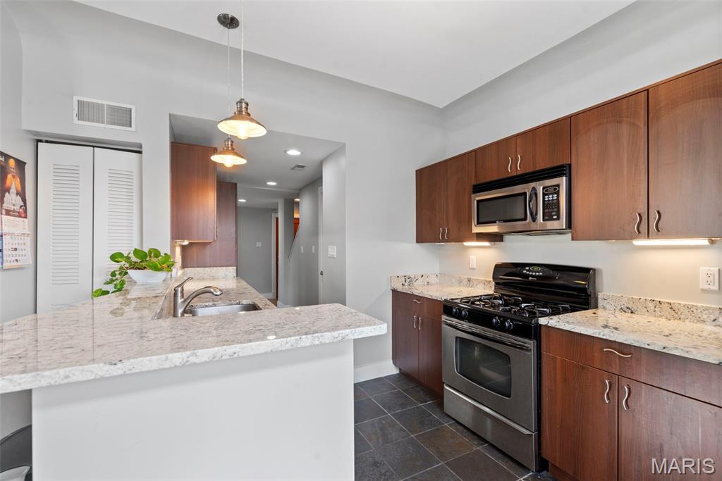 603 Westgate Avenue Unit: 603E