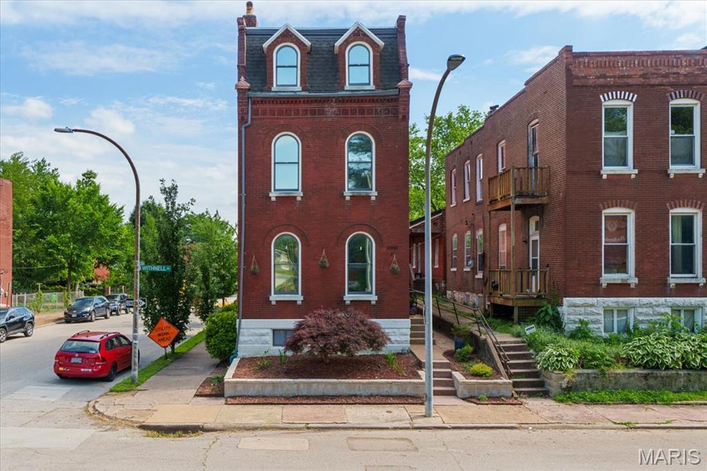 2000 Withnell Avenue