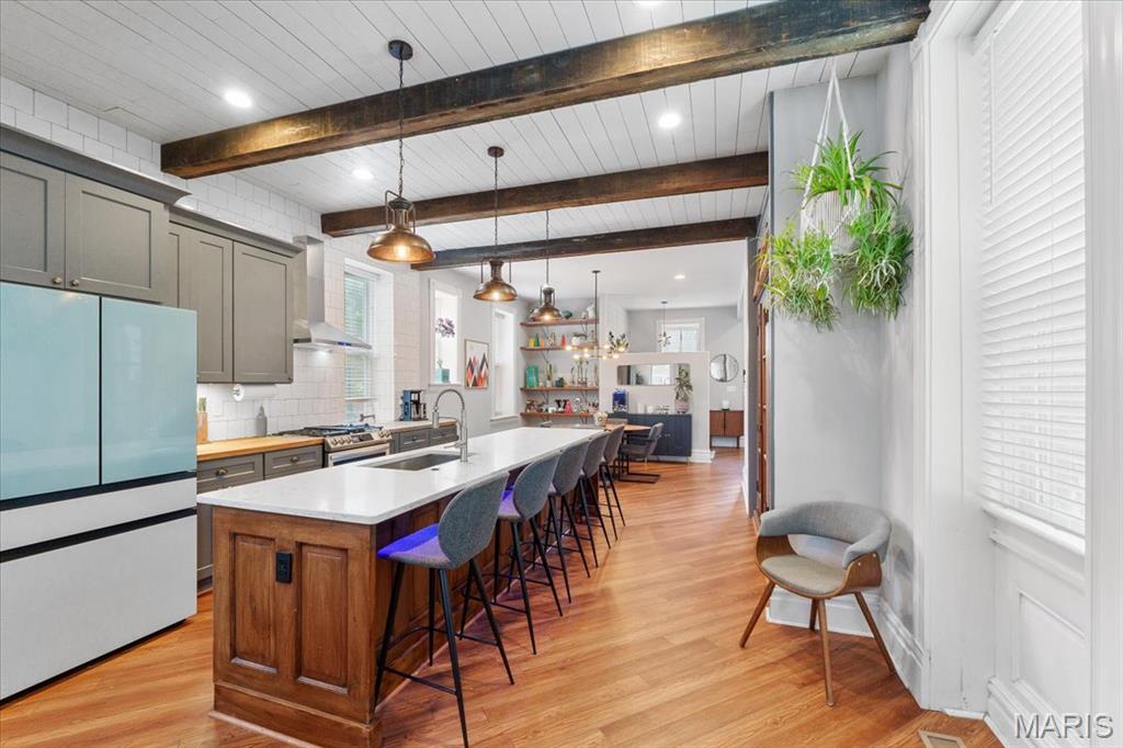 2000 Withnell Avenue