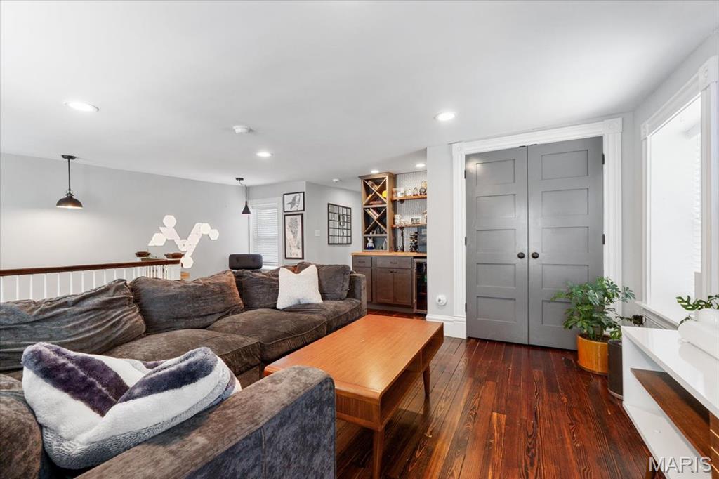 2000 Withnell Avenue