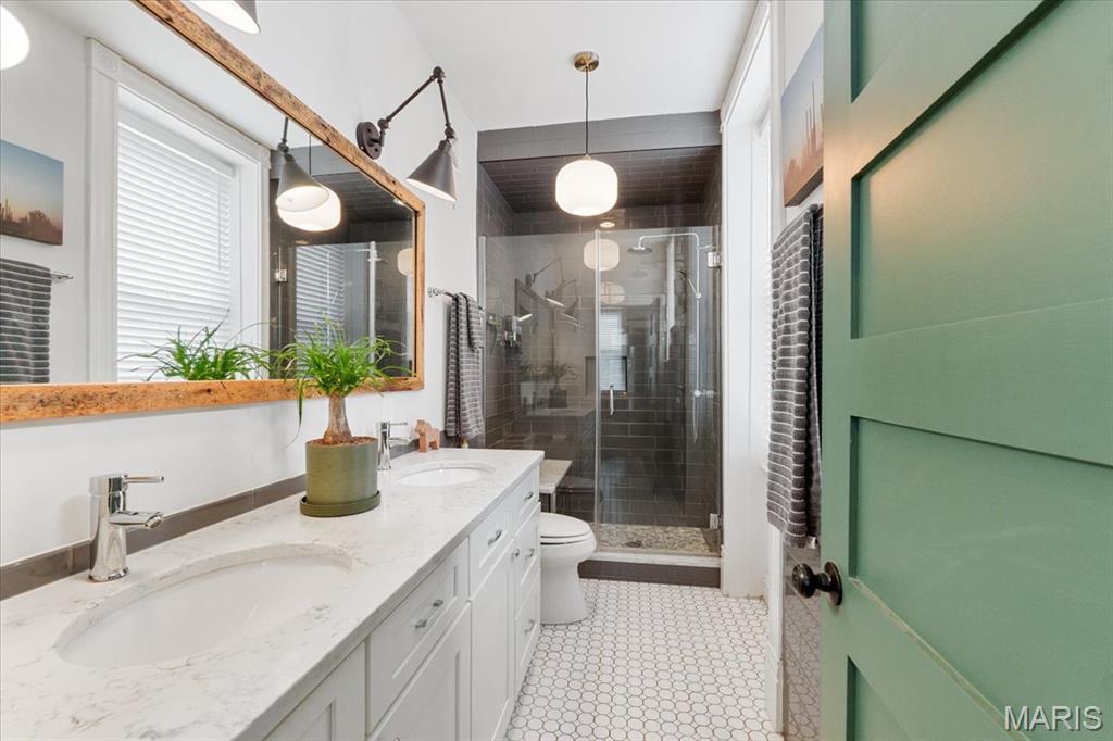 2000 Withnell Avenue