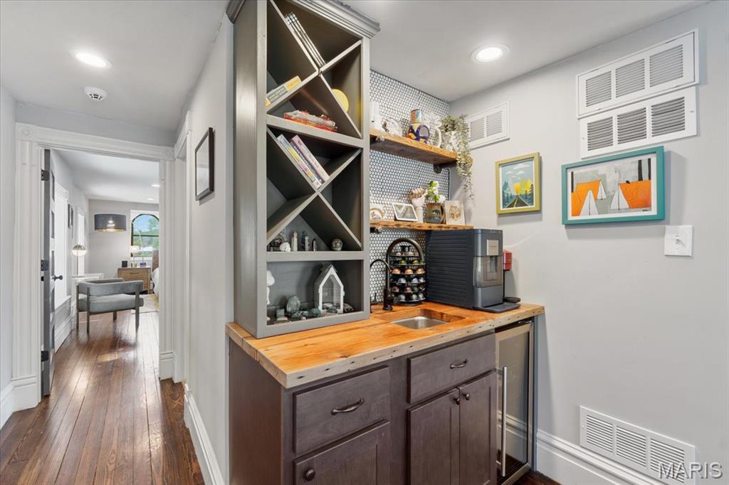 2000 Withnell Avenue