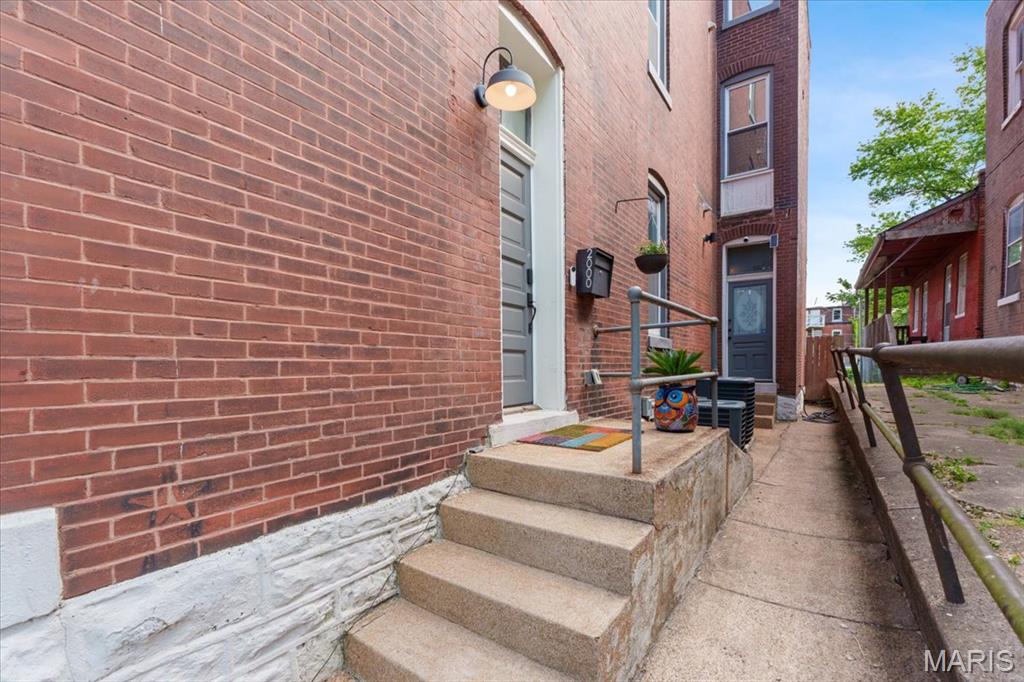 2000 Withnell Avenue