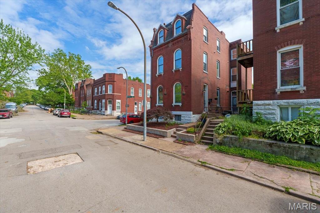 2000 Withnell Avenue