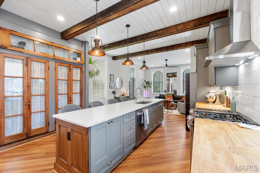 2000 Withnell Avenue