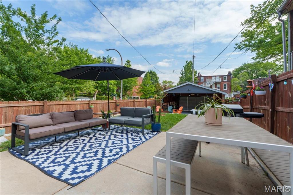 2000 Withnell Avenue