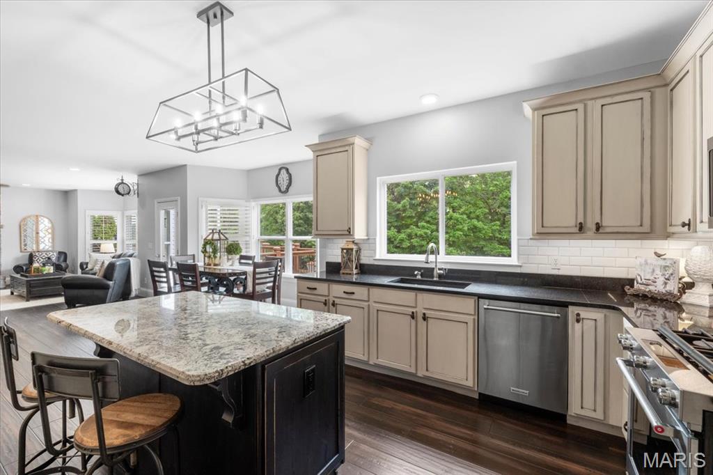 350 Palisades Ridge Court