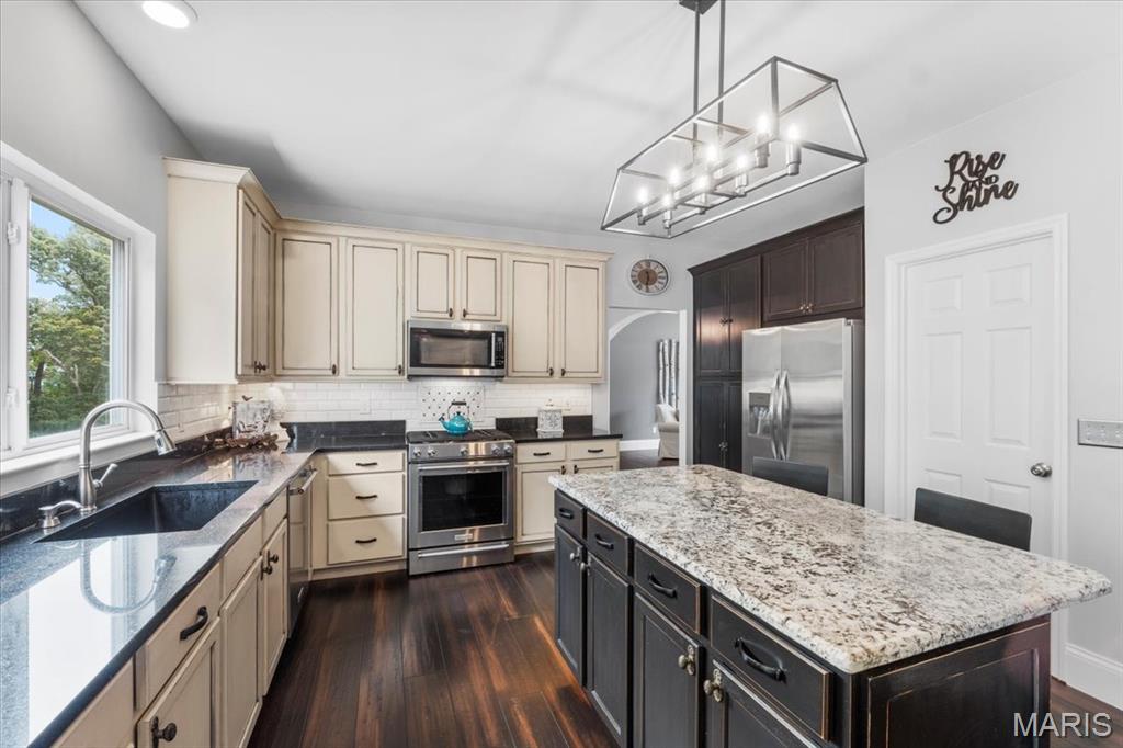 350 Palisades Ridge Court