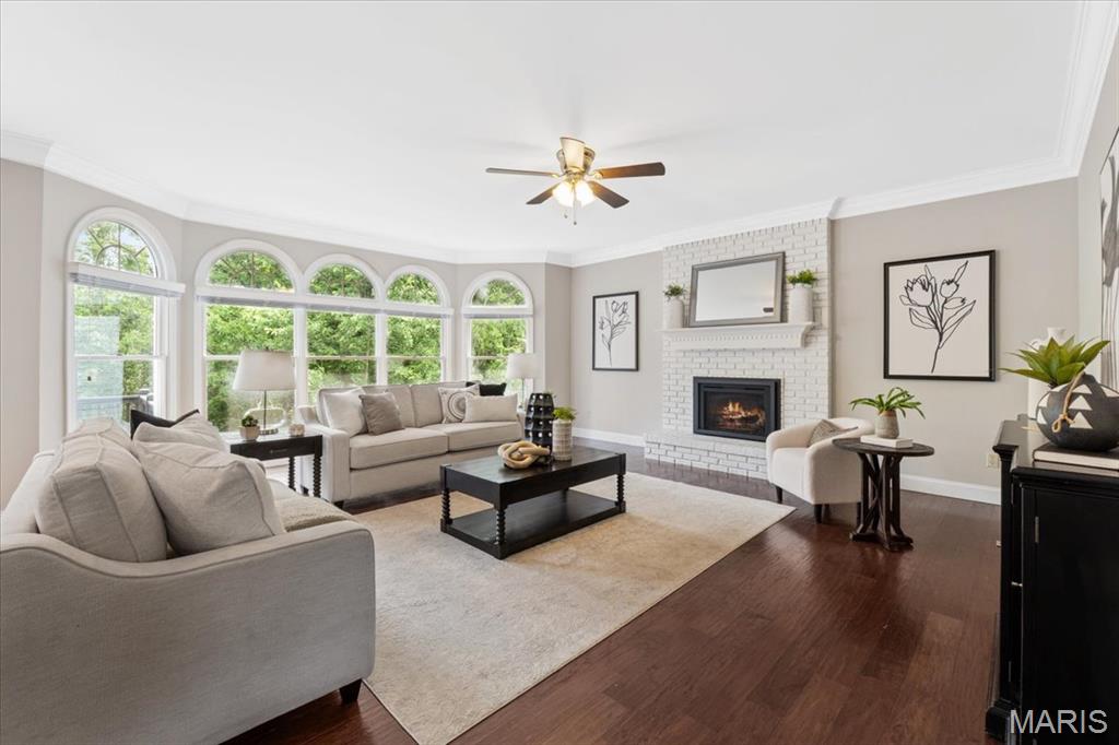 1525 Honey Locust Court