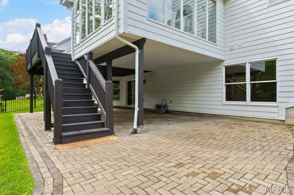 1525 Honey Locust Court