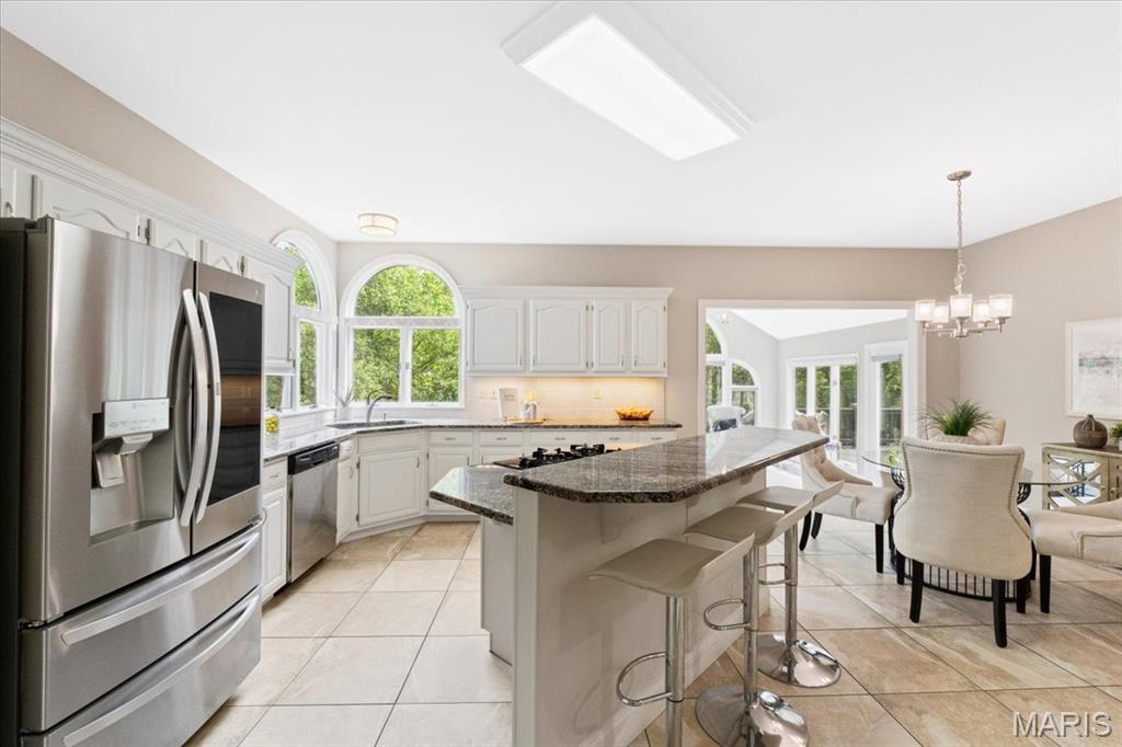 1525 Honey Locust Court