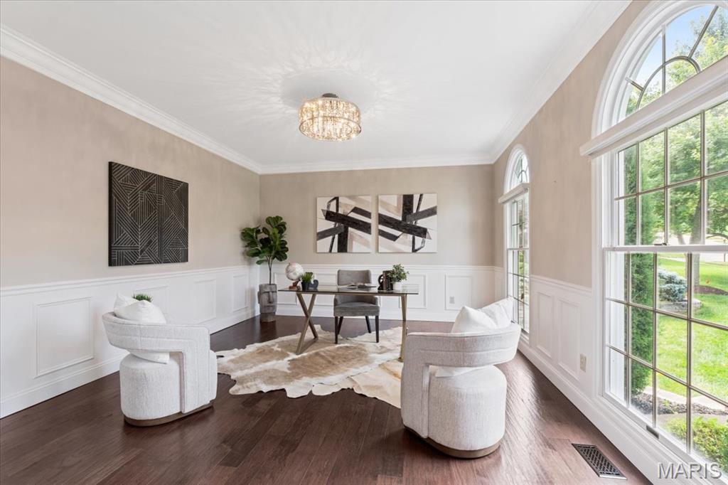 1525 Honey Locust Court