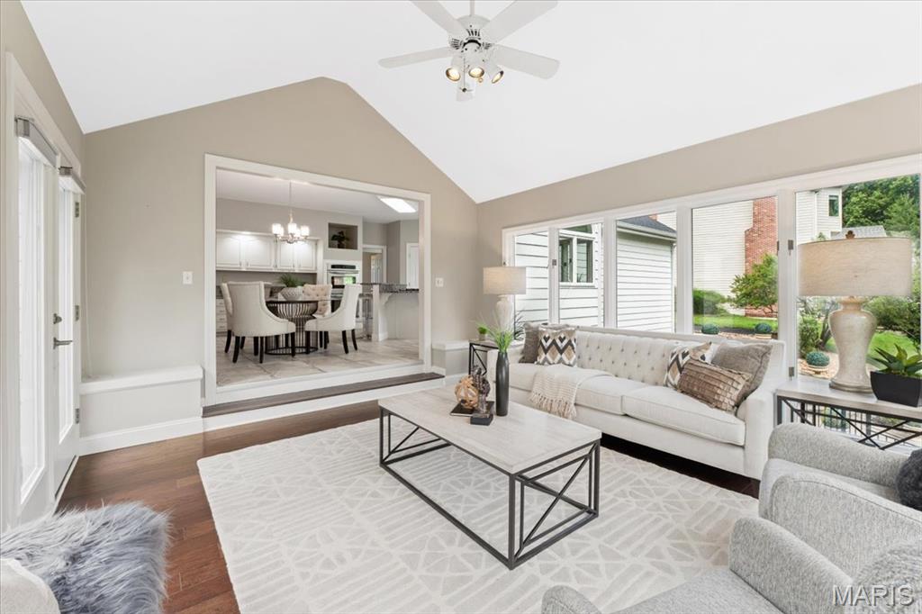 1525 Honey Locust Court