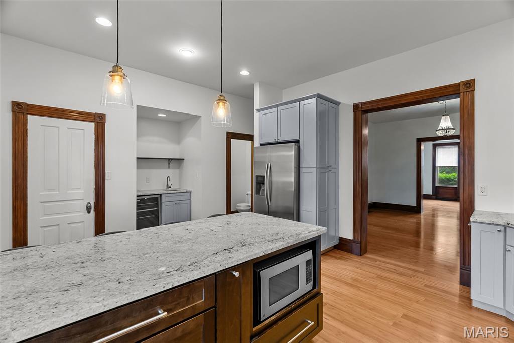 3406 Humphrey