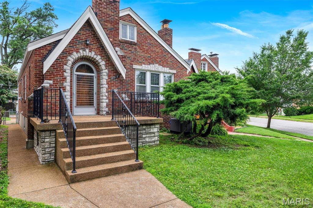 5414 Lansdowne Avenue