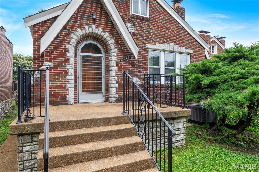 5414 Lansdowne Avenue