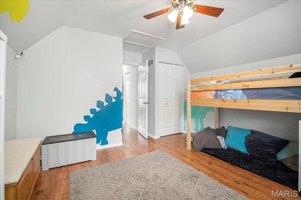 5 N Willow Grove Court