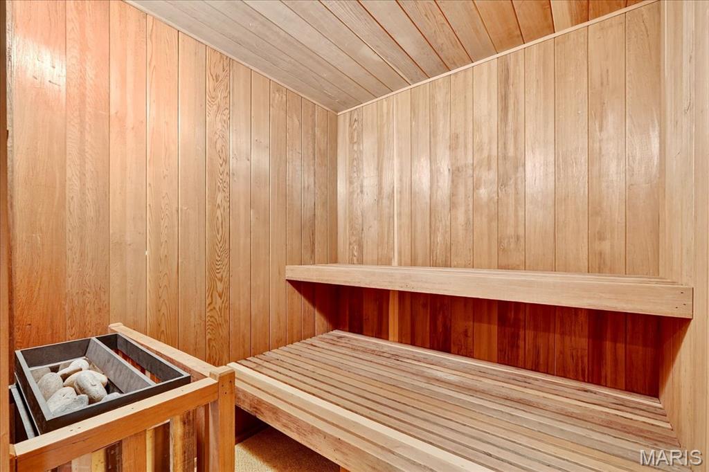 72 Meadowbrook Country Club