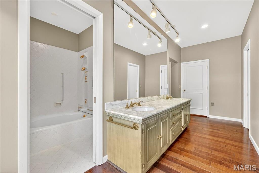 72 Meadowbrook Country Club