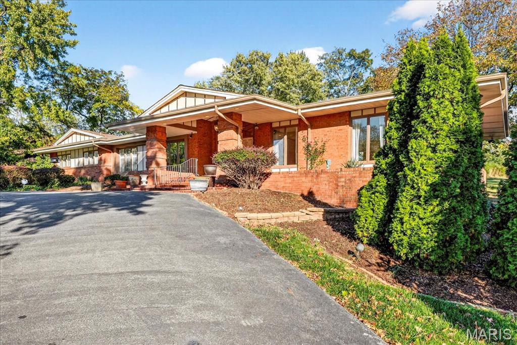 72 Meadowbrook Country Club